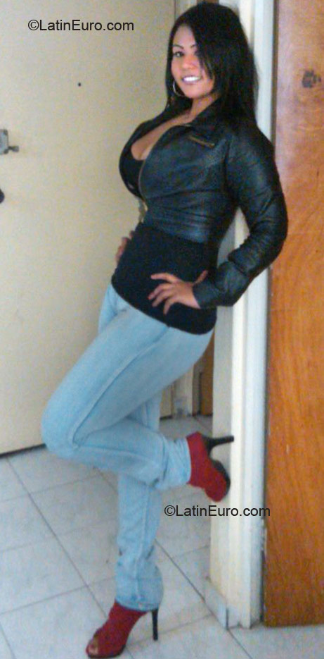Date this charming Colombia girl Karen Margarita from Cartagena CO7137