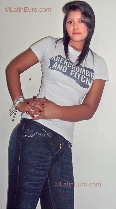 Date this pretty Colombia girl Diana from Bogota CO7081
