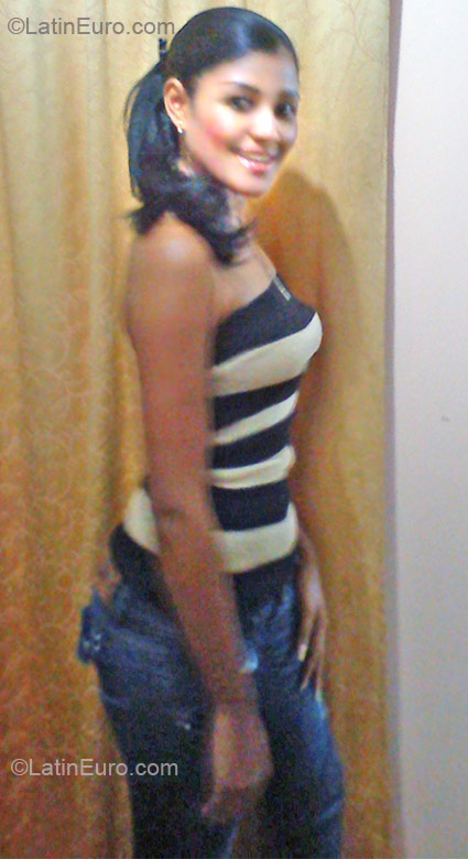 Date this nice looking Dominican Republic girl Epifania from Santiago DO7738