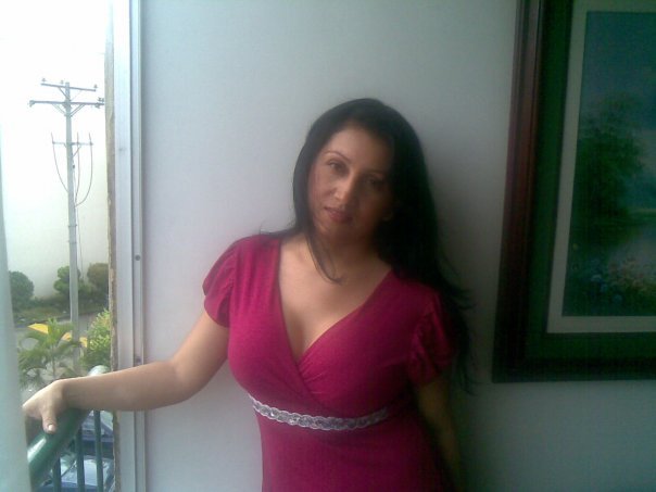 Date this gorgeous Colombia girl Elsy from Cali CO7103