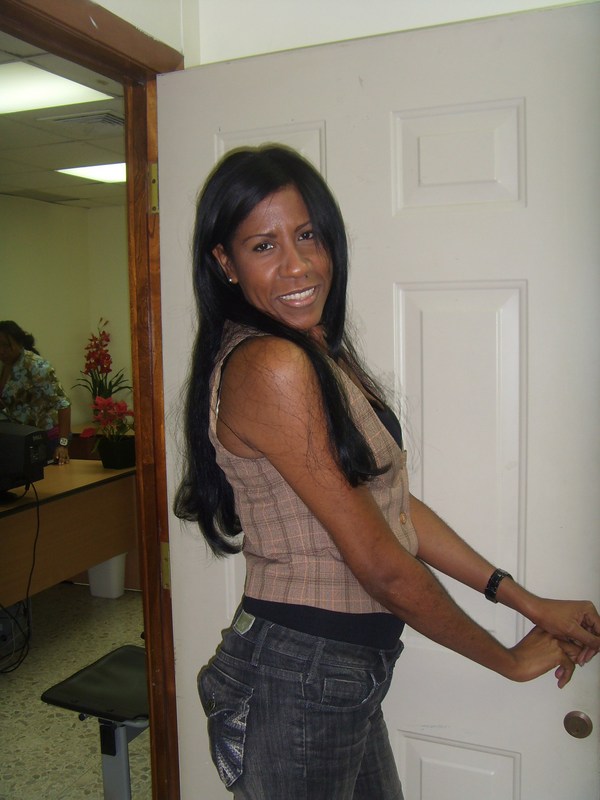 Date this beautiful Dominican Republic girl Indhira from Santo Domingo DO7788