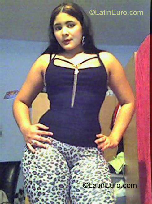 Date this voluptuous Dominican Republic girl Yoselin from Santo Domingo DO7797