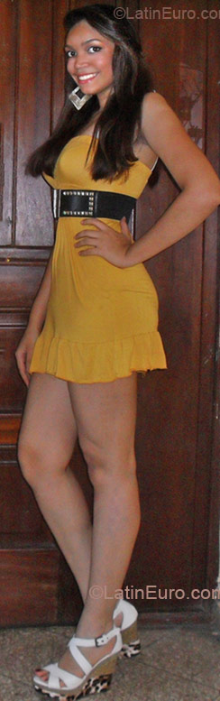 Date this stunning Dominican Republic girl Desiree from Santo Domingo DO7801