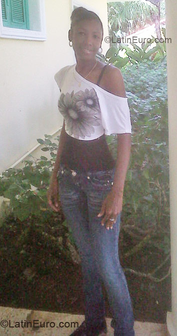 Date this gorgeous Dominican Republic girl Chica from Republica Dominicana DO7848