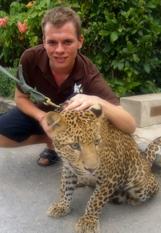 Date this young Belgium man Nucknick from Antwerp BE65