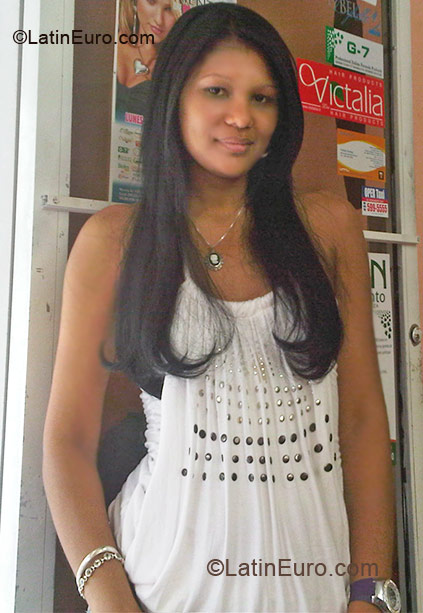 Date this charming Dominican Republic girl Yokasta from Santo Domingo DO7862
