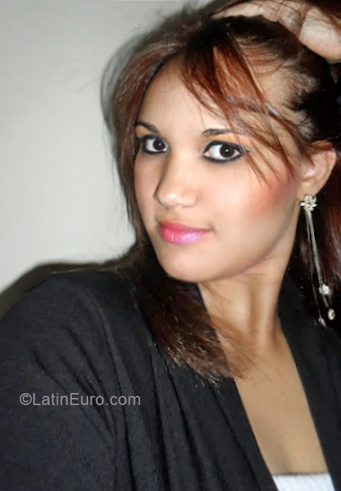 Date this funny Brazil girl Gleiciene from Belo Horizonte BR5497