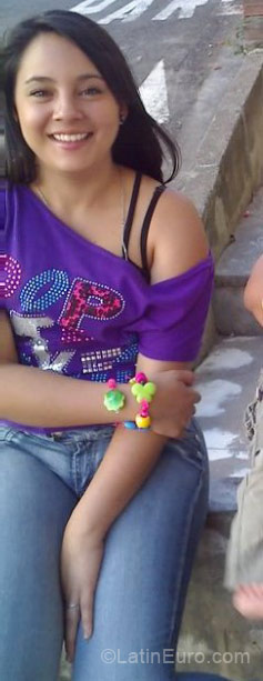 Date this sultry Colombia girl Leidy from Medellin CO7184