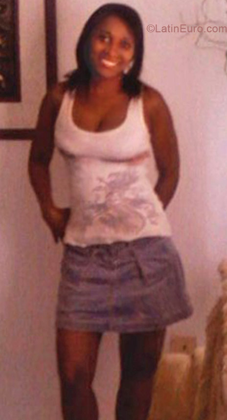 Date this foxy Colombia girl Clara from Cali CO7186