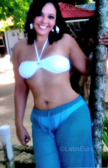 Date this lovely Dominican Republic girl Yanira from La Vega DO7891