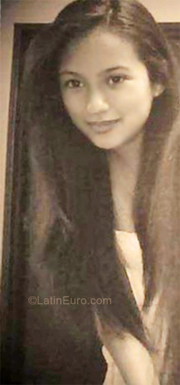 Date this voluptuous Colombia girl Estefania from Cali CO7196