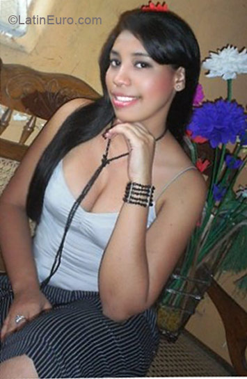 Date this foxy Colombia girl Franci from Barranquilla CO7206