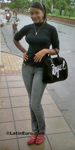 Date this voluptuous Colombia girl Karen Patricia from Cartagena CO7209
