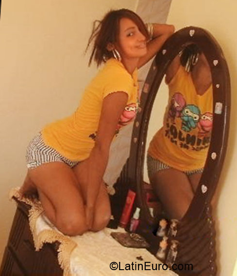 Date this georgeous Dominican Republic girl Betania from Montecristi DO7911