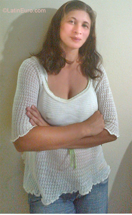 Date this stunning Brazil girl Tais from Guaiba BR5574