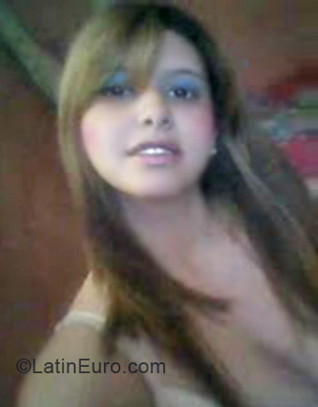 Date this hard body Brazil girl Julia from Arcoverde BR5582