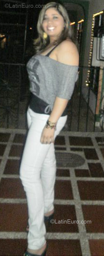 Date this sensual Colombia girl MIRIAM from Cali CO7254