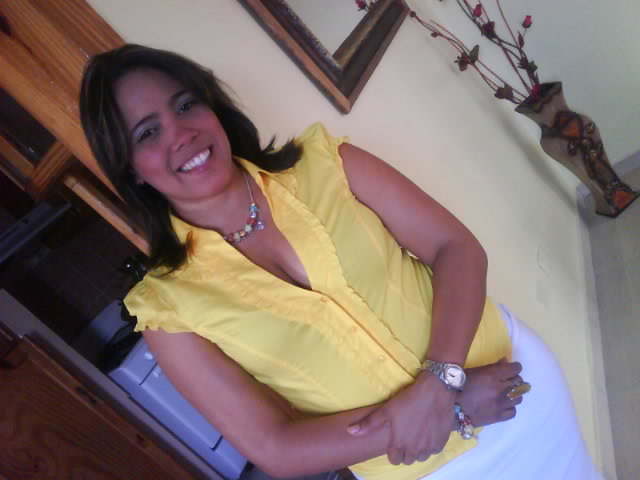 Date this fun Dominican Republic girl Emprendora from Santo Domingo DO7954