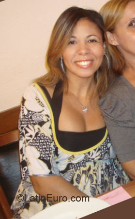 Date this nice looking Brazil girl Maria Aparecida from Rio de Janeiro BR5670
