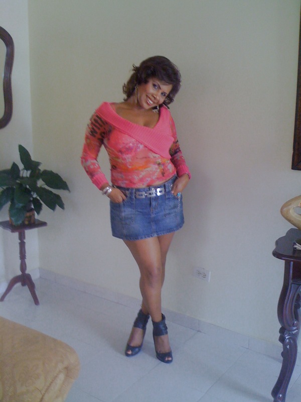 Date this fun Dominican Republic girl Veronica from República Dominicana DO8084
