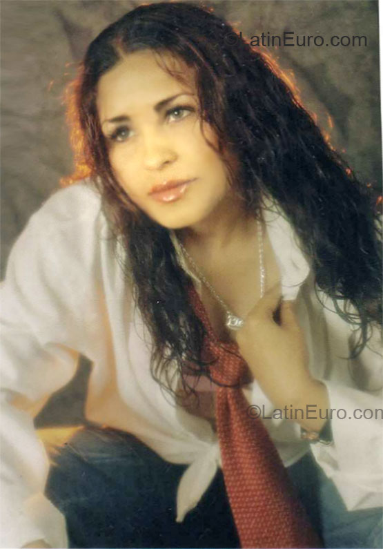 Date this hard body Colombia girl Piedad from Pereira CO7324