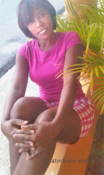 Date this hot Dominican Republic girl Cruzmaria from Santo Domingo DO8108