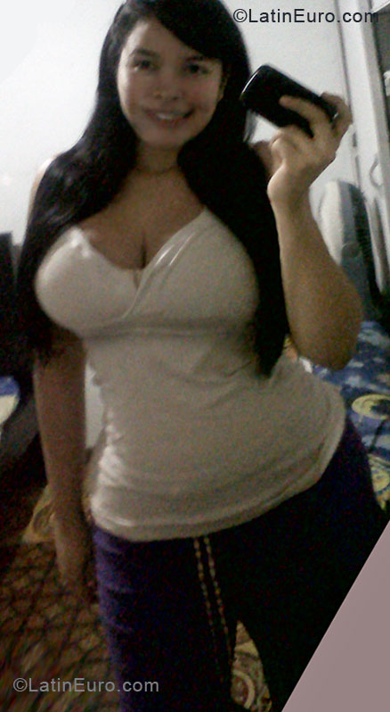 Date this good-looking Colombia girl Diana from Buenaventura CO7370