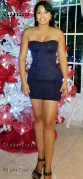 Date this hard body Colombia girl Karina from Barranquilla CO7635