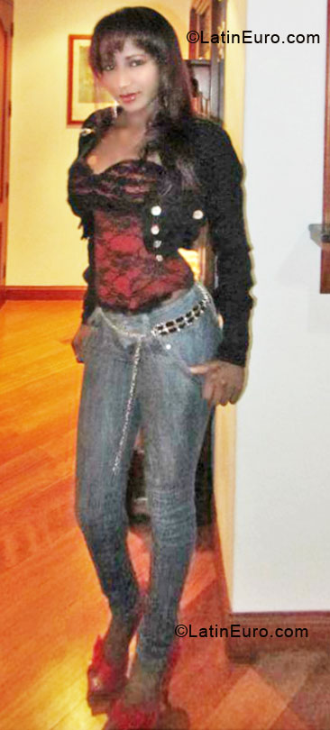 Date this good-looking Colombia girl Anyely from Bogota CO7339