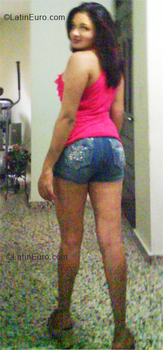 Date this young Dominican Republic girl Esther from Santo Domingo DO8136