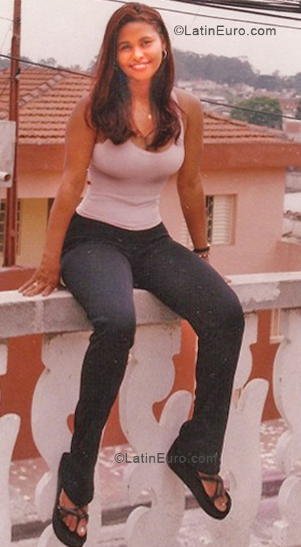 Date this good-looking Brazil girl Maria Reis from Sao Paulo BR5869