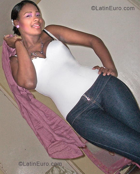 Date this georgeous Dominican Republic girl Martha from Santo Domingo DO8157