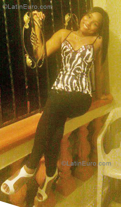 Date this beautiful Dominican Republic girl Carmen from Cotui DO8162