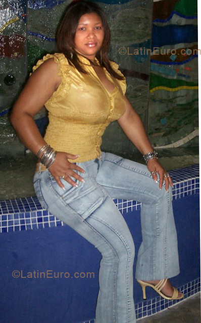Date this exotic Dominican Republic girl Ysabel contrera from San Juan De Maguana DO8184