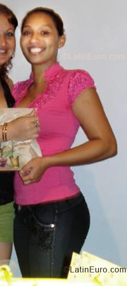 Date this nice looking Ecuador girl Geovana from Quito EC137