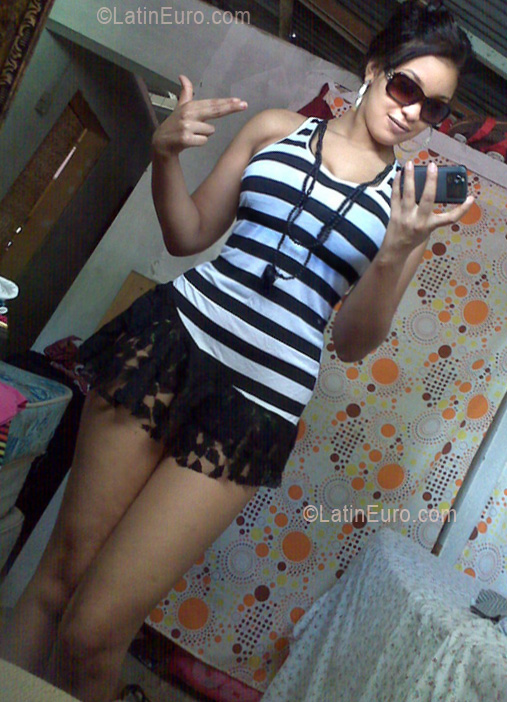 Date this sultry Dominican Republic girl Keila from Santiago De Los Caballeros DO8251