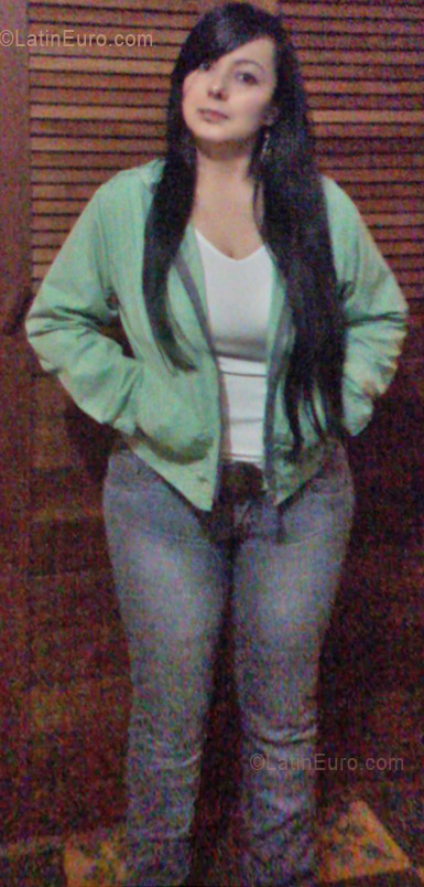 Date this charming Colombia girl Dana from La Ceja CO7406