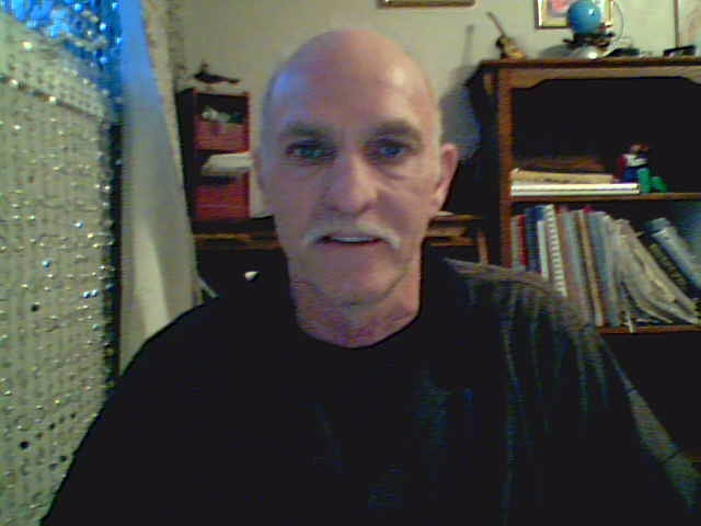 Date this georgeous Canada man Blaine from Lloydminster CA415