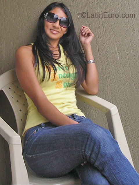 Date this pretty Colombia girl Mena7 from Cali CO7420