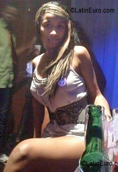Date this attractive Dominican Republic girl Sofia from Santo Domingo DO8256