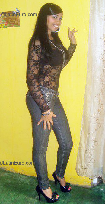 Date this passionate Dominican Republic girl Berenice from Santiago De Los Caballeros DO9752