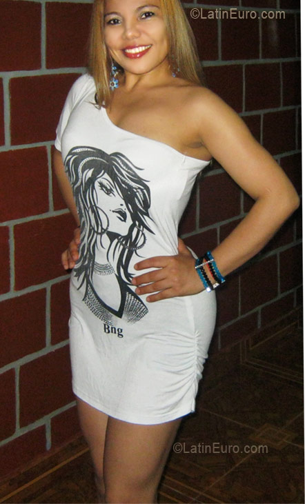 Date this lovely Colombia girl Lucero from Pereira CO7489