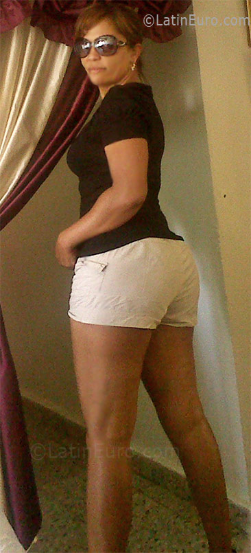 Date this foxy Dominican Republic girl Burbujita12 from Santiago DO8353