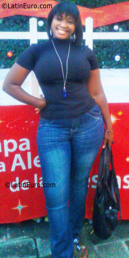 Date this hard body Dominican Republic girl Orfes from Santo Dominigo DO39905