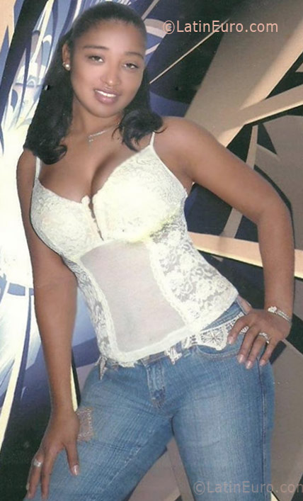 Date this fun Dominican Republic girl Yessica0720 from Santiago DO8369