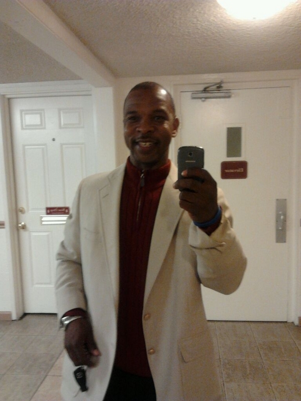 Date this tall United States man Mozelle from San Leandro US10788