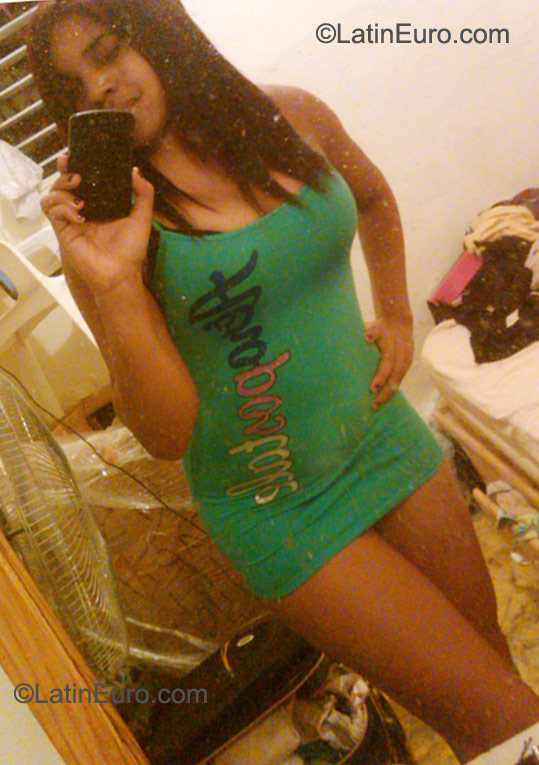 Date this charming Dominican Republic girl Nilda from Santo Domingo DO8373