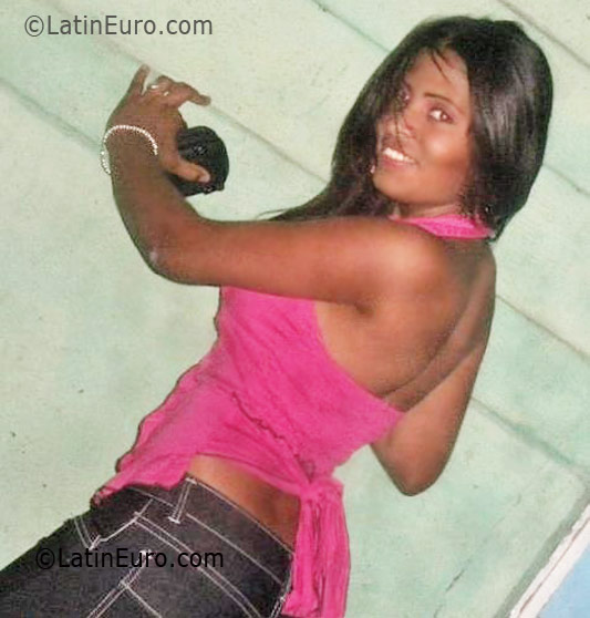 Date this foxy Dominican Republic girl Yirandy from Santo Domingo DO8386