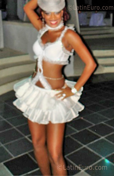 Date this foxy Brazil girl Berenice from Recife BR5847
