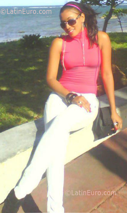 Date this sensual Dominican Republic girl Jazmin from Santiago DO8393
